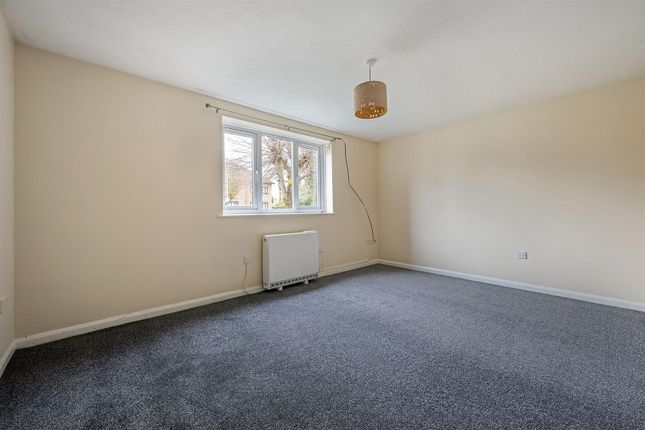 20 Bishops Court, Heather Drive, Andover photo 4