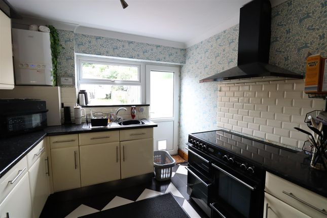 70, Harold Road, Coventry photo 4
