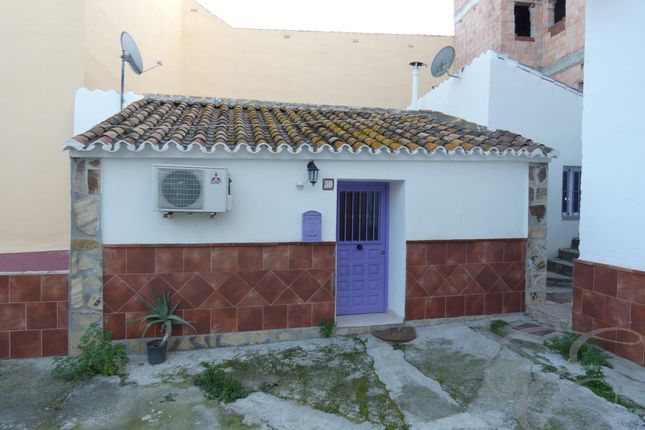 Town house for sale in 29719 Benamocarra, Málaga, Spain