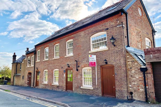 Thumbnail Flat to rent in Victoria Road, Chesham