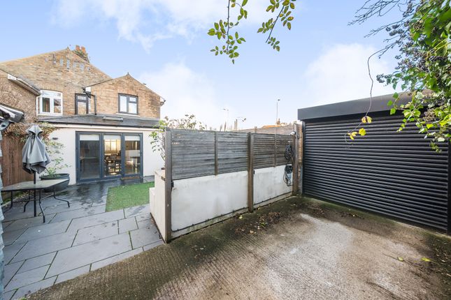 8, Watton Road, Ware photo 4