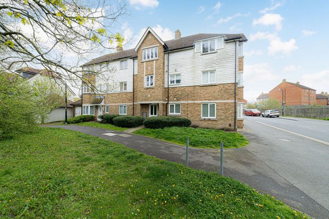 Thumbnail Flat for sale in Bluebell Road, Kingsnorth