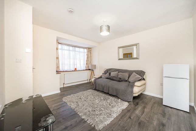 391, Eastcote Lane, Harrow photo 2