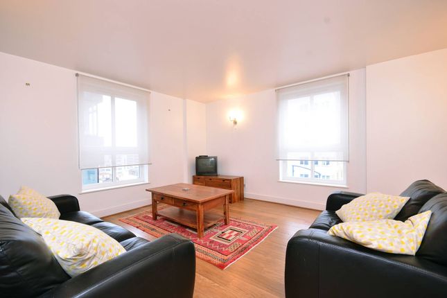 Thumbnail Flat to rent in Commercial Road, Aldgate, London