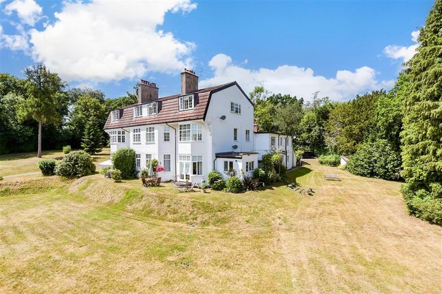 2-bed maisonette on Portley Wood Road, Whyteleafe, £215,000