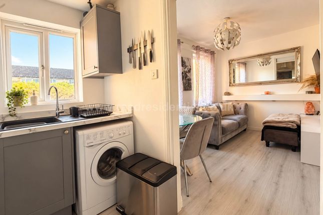 15, Tony Webb Close, Colchester photo 5