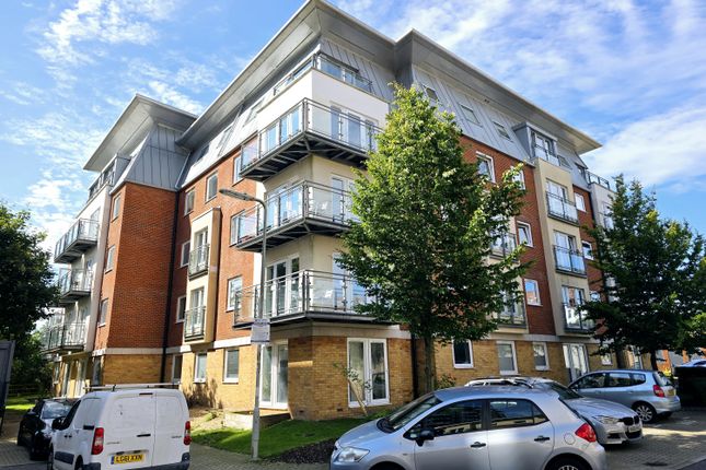 Thumbnail Flat to rent in Winterthur Way, Basingstoke, Hampshire