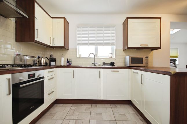 16, Holmfield, Lincoln photo 3