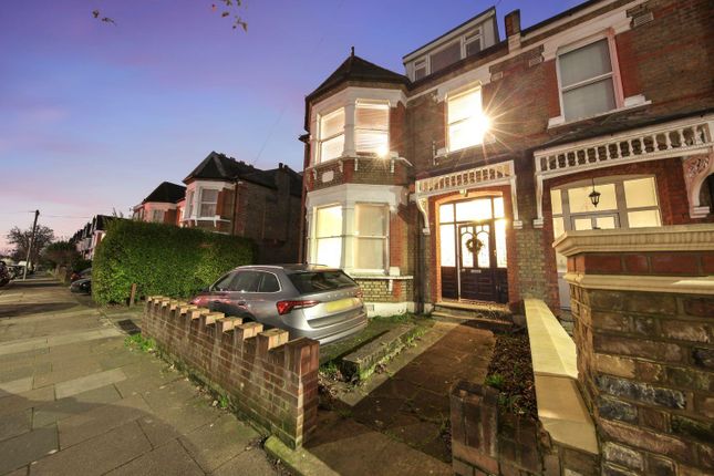 Flat for sale in Park Avenue, Palmers Green