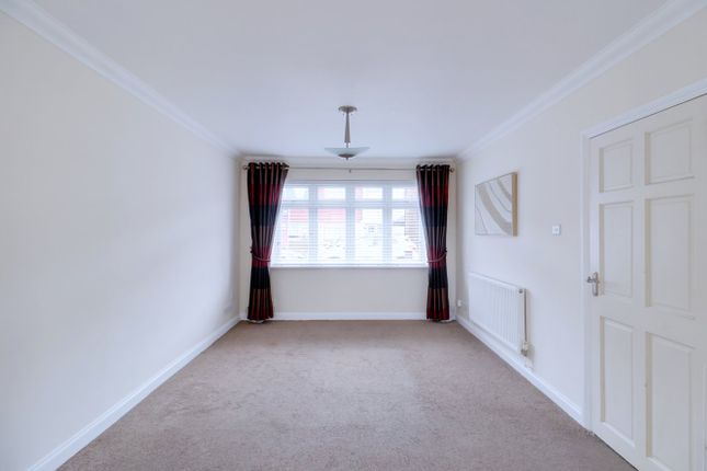 21, Stoke Road, Rainham photo 3