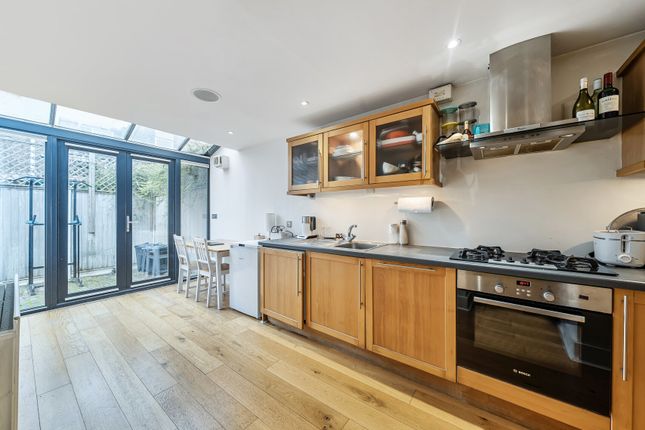 156, Brookwood Road, London photo 3