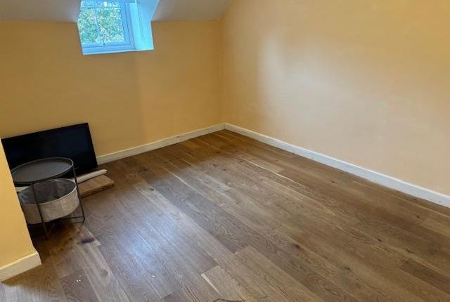 Flat 1 (Top floor), The Byte, Burford Street, Lechlade photo 2
