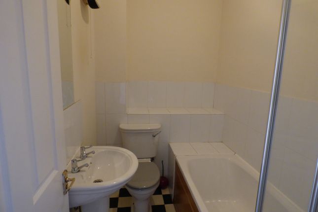 Wellington St, LUTON photo 3