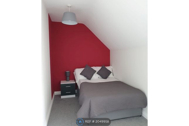 Room to rent in High Road West, Felixstowe