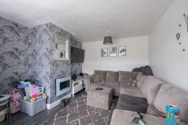 45, Carfrae Drive, Glenrothes photo 3