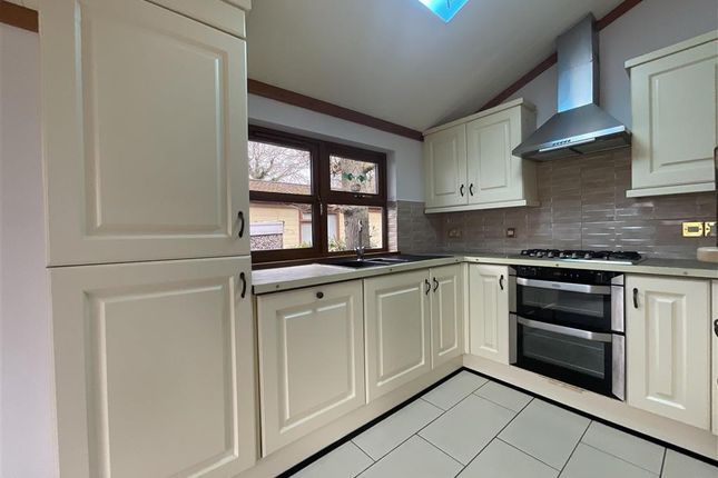 Mobile/park home for sale in Hayes Chase, Battlesbridge, Wickford, Essex