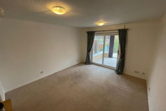 45, Hipwell Court, Olney photo 3