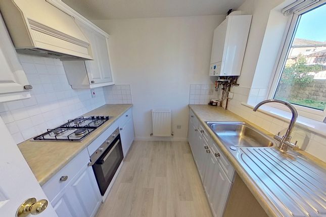 42, Bewick Court, Bradford photo 3