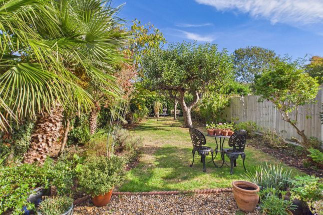 Percy Road, Hampton photo 2
