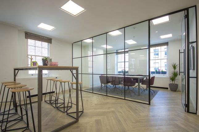 Office to let in George Street, London