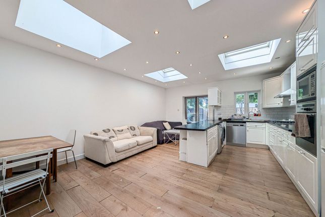 82 Morden Road, London photo 2