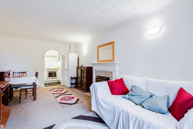 Flat for sale in Henry Road, Oxford