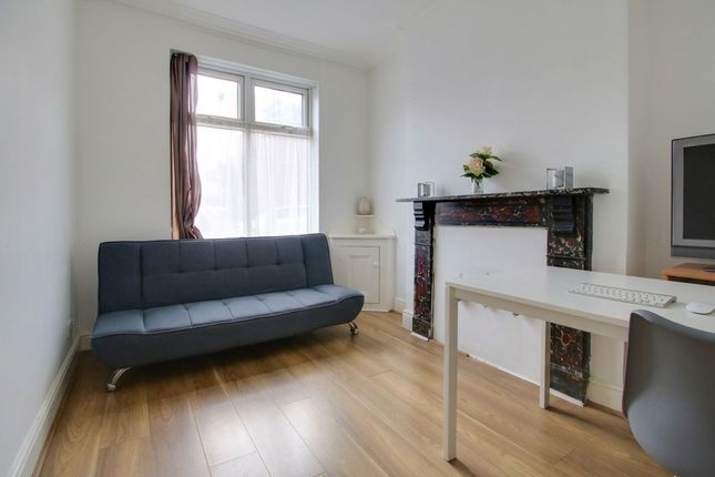 28 Osmaston Road, Leicester photo 2