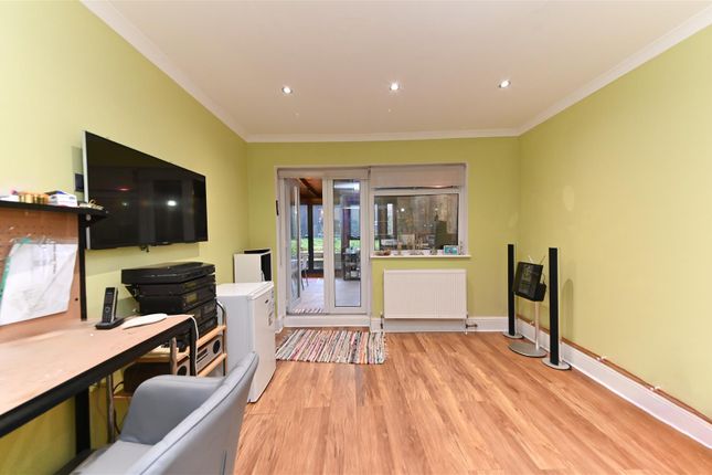 Flat for sale in Sunny Gardens Road, Hendon, London