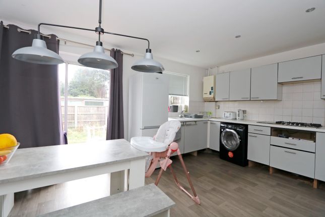 17, Willow Walk, Benfleet photo 4