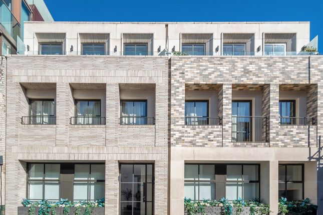 Thumbnail Flat for sale in King's Mews, London