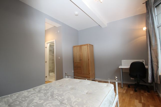 Flat to rent in Long Row, Nottingham