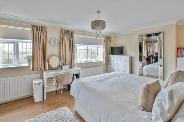 Hilltop, Warley Road, Upminster photo 5