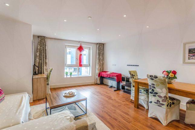 Thumbnail Flat for sale in Queensland Road, Islington, London
