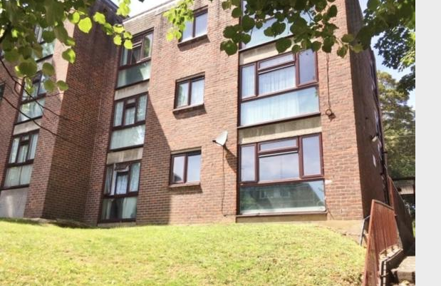 Flat to rent in Taymount Rise, London