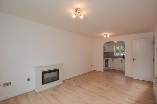 Gresham Close, Brentwood photo 4