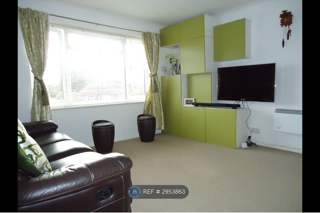 Flat  The Elms, Feltham Hill Road, Ashford photo 2