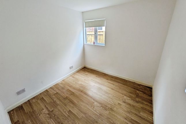 27, Western Way, Ryton photo 4