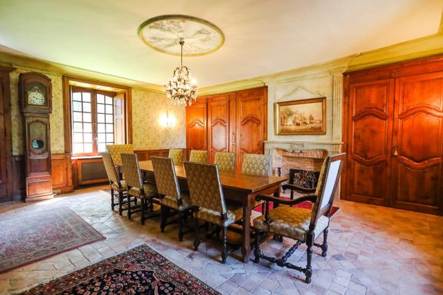 Country house for sale in 19230 Arnac-Pompadour, France