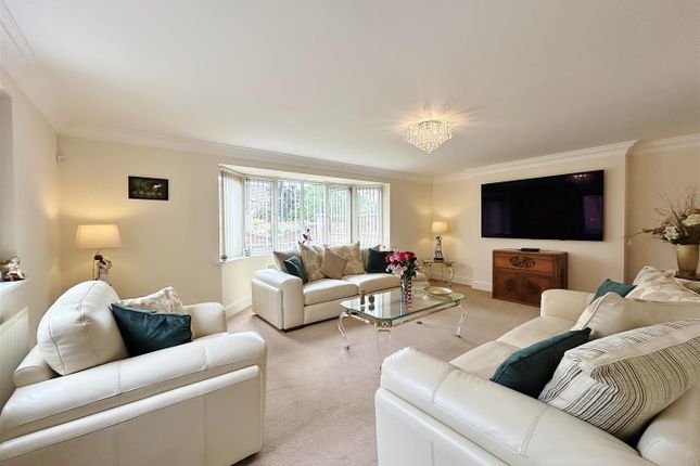 Honeycroft, Thorne Road, Doncaster photo 2