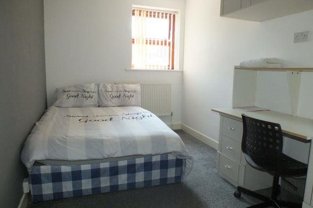Flat to rent in Kelso Heights, University, Leeds