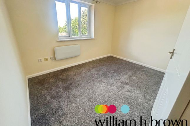57, Friday Wood Green, Colchester photo 5
