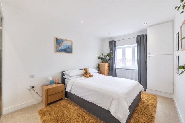 Flat 12, 114, Portland Road, London photo 4