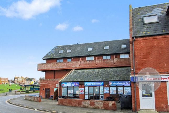 2-bed flat on Flat 19 Harlequin House, Le Strange Terrace, Hunstanton, £95,000