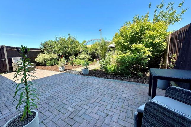 67, Angelica Way, Whiteley photo 2