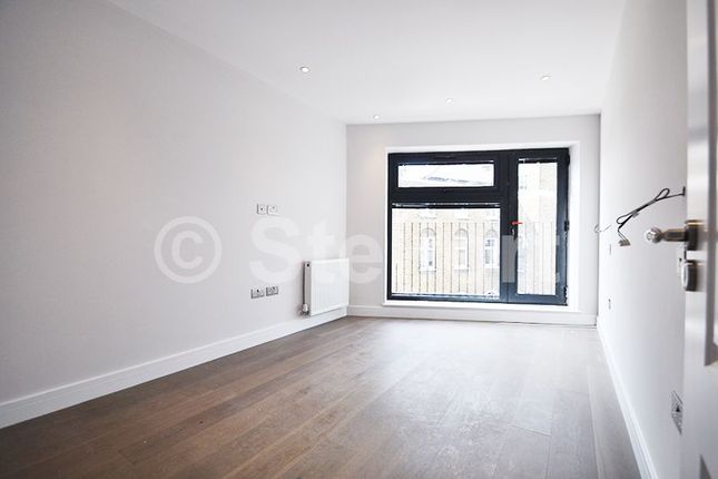 Flat 3, 24 The Oval, London photo 4