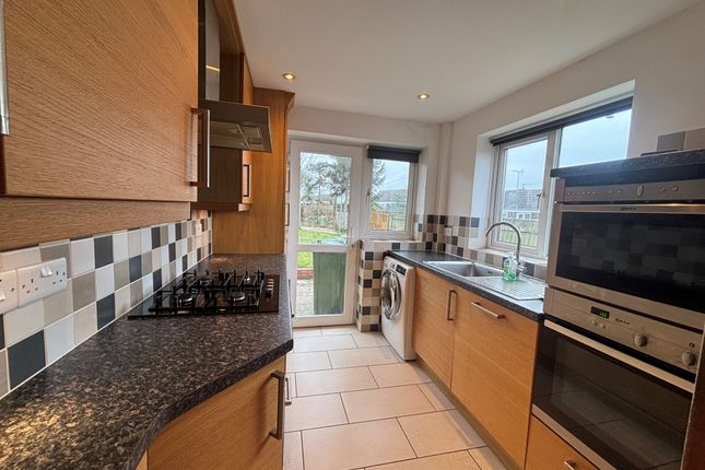 44, Exeter photo 3