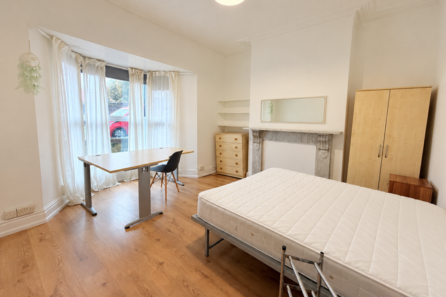 13 Finsbury Terrace, Swansea photo 3