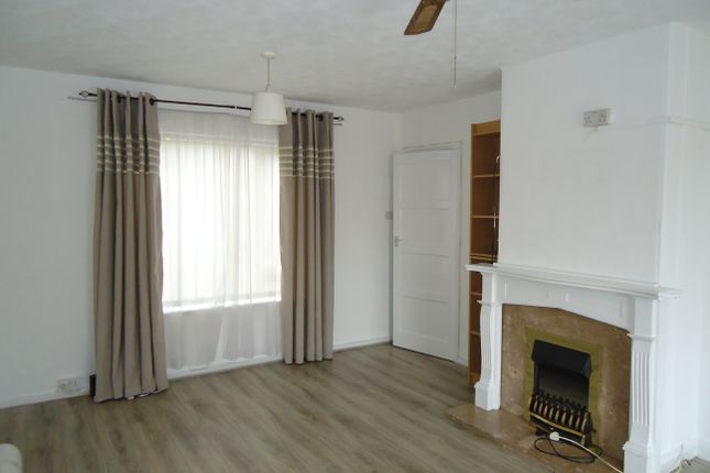 54, Heights Drive, Leeds photo 2