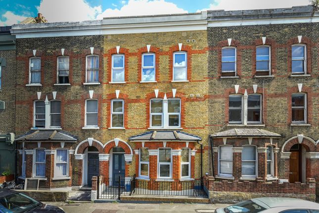 Thumbnail Flat to rent in 156 Chatswoth Road, London