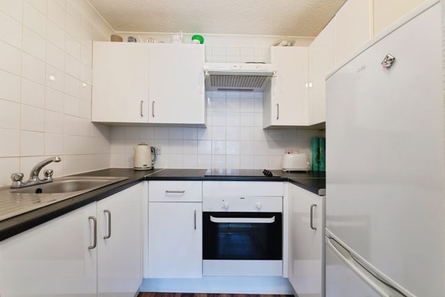 8, New Jubilee Court, Woodford Green photo 2